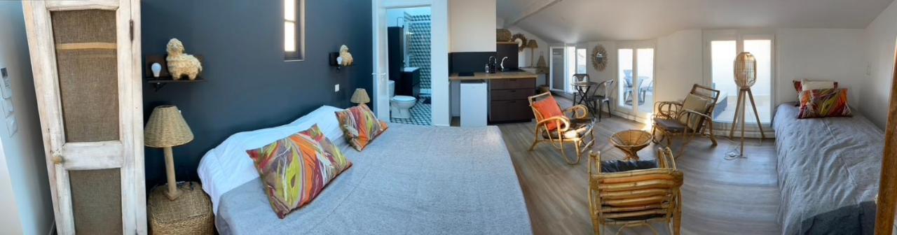 Les Nuits Etoilees, Studio Terrasse Apercu Mer, Tres Lumineux, Ac, 100M Du Port Sanary 외부 사진
