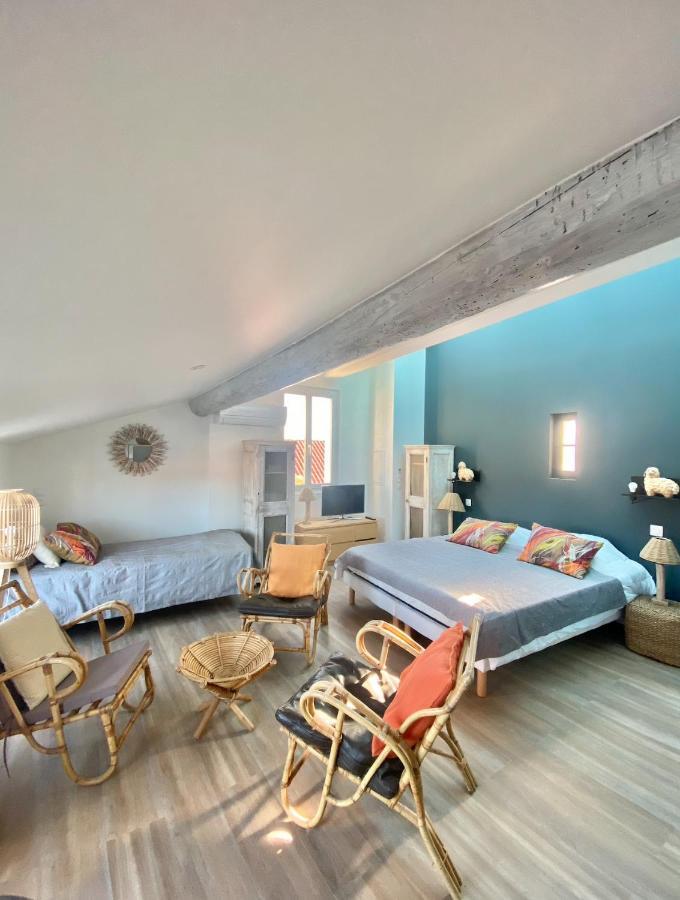 Les Nuits Etoilees, Studio Terrasse Apercu Mer, Tres Lumineux, Ac, 100M Du Port Sanary 외부 사진
