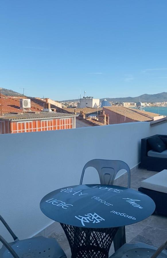 Les Nuits Etoilees, Studio Terrasse Apercu Mer, Tres Lumineux, Ac, 100M Du Port Sanary 외부 사진